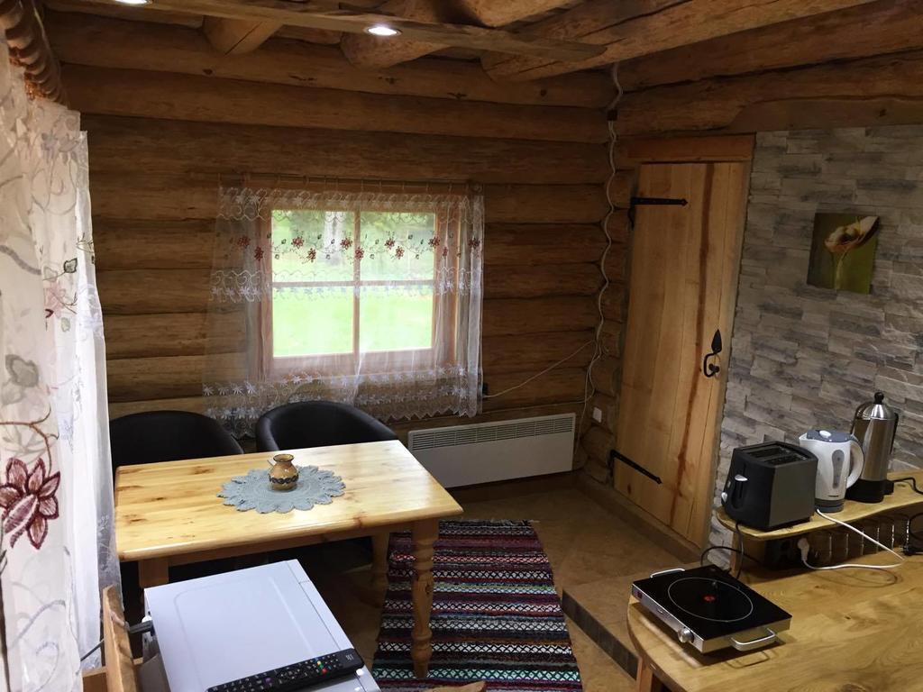 Ala-Laugu Holiday Home Leisi エクステリア 写真